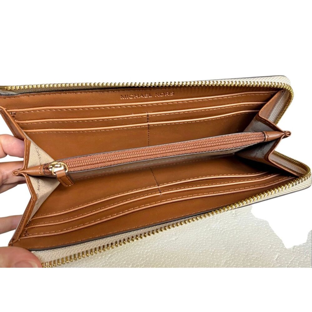 Michael Kors Large Continental Wallet - Cream/Beige - Gold Hardwear - Picture 5 of 6